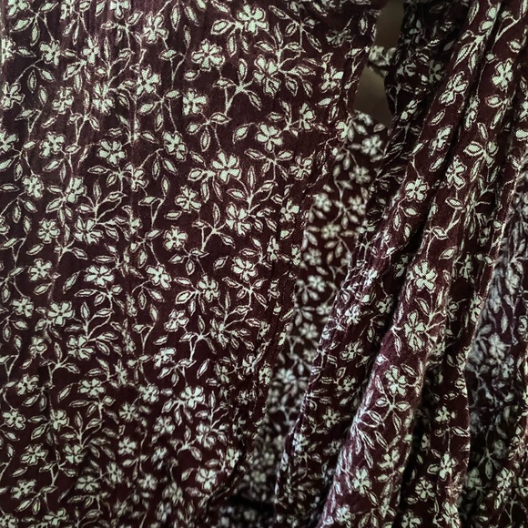 Long sleeve, open back top - Picture 2 of 2